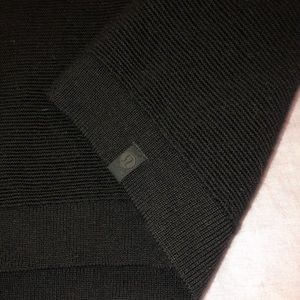 Men’s Large LuLuLemon Sweater